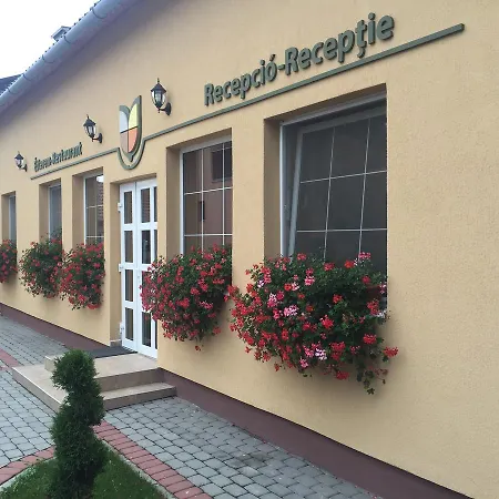 Gyongyvirag Panzio * Turia