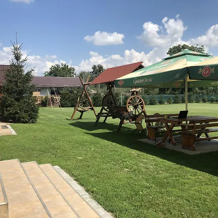 Bed & Breakfast Gyongyvirag Panzio Turia